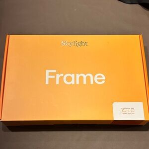 Skylight Digital Photo Frame in White